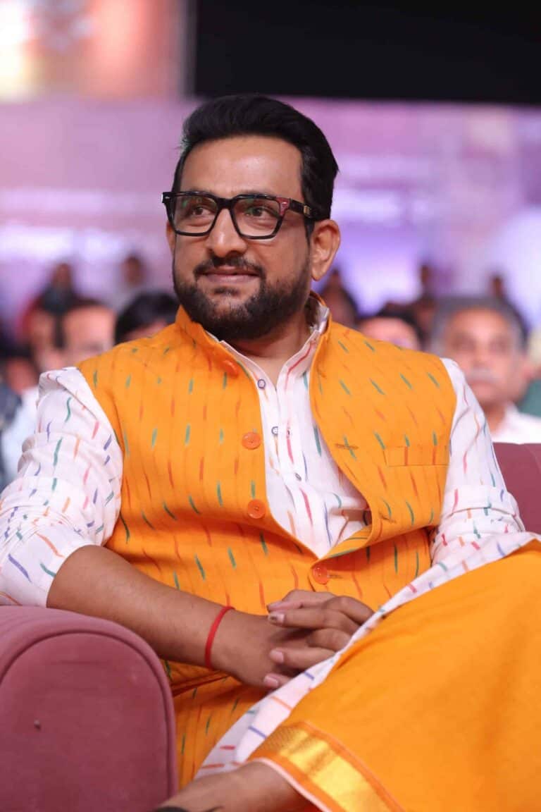 Prasad Oak’s Triumphant Return After Dharmaveer 2 Success.