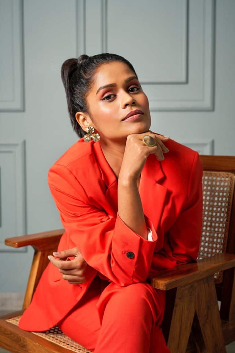 Manjiri Pupala Pays Tribute to Madhuri Dixit in Superboys of Malegaon.