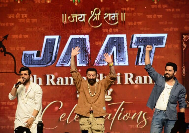 “JAAT” Cast Celebrates Shri Ram Navami in Varanasi with Fans.