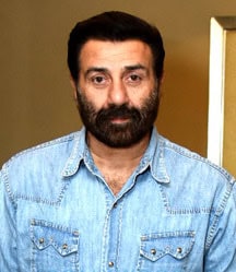 Sunny Deol Enjoys Rainy BTS Moment on Border 2 Sets.