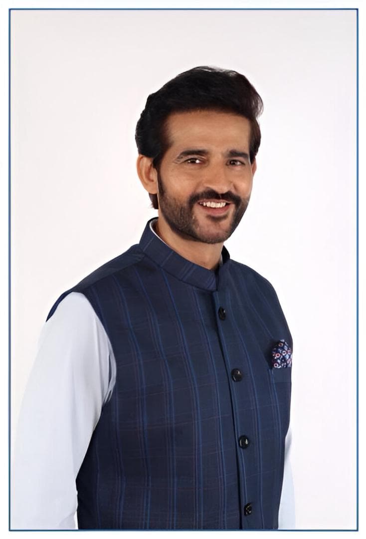 Hiten Tejwani Shines in Meri Bhavya Life: Talks Role, Cast Bonding, and Healthy Competition.