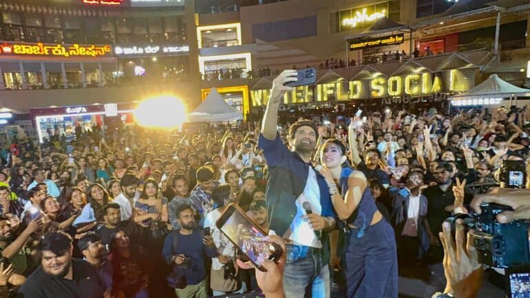 Metro.In Dino Promos in Bangalore: Sara Ali Khan Shares Hilarious BTS With Aditya Roy Kapur from.