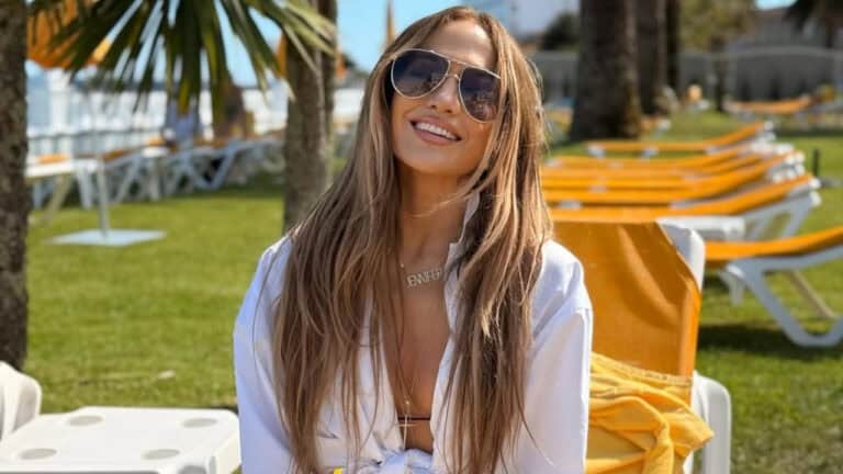 Jennifer Lopez Vacation Buzz: What Are the Bruises?