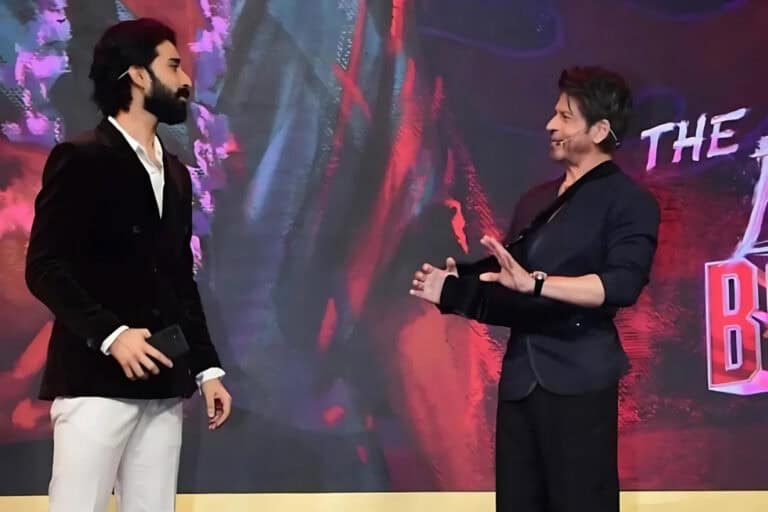 Raghav Juyal’s Heartfelt Moment with Shah Rukh Khan at The Bads of Bollywood Premiere is a Total Win!