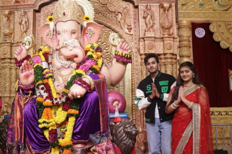 “Kahani Pehle Pyaar Ki” Stars Visit Andhericha Raja for Blessings!