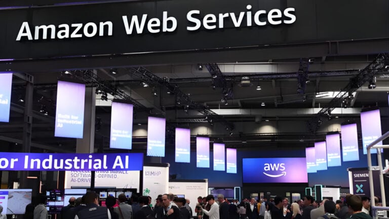 Massive Amazon Web Services Outage Disrupts Popular Websites and Apps Globally