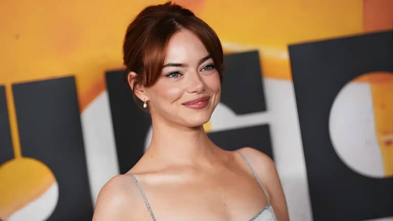 Emma Stone Looks Amazing in Louis Vuitton at the NYC Premiere of “Bugonia”: A Lesson in Pure Elegance