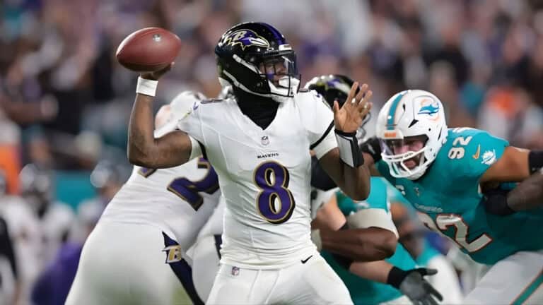 Lamar Jackson shines in return, throwing four touchdown passes as the Baltimore Ravens beat the Miami Dolphins 28-6