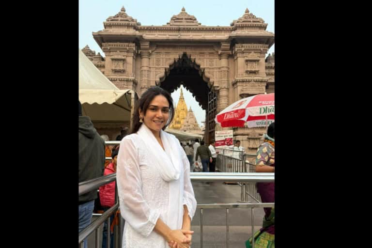 Amruta Khanvilkar’s Soulful Visit to Varanasi: A Spiritual Journey Through Kashi’s Divine Energy