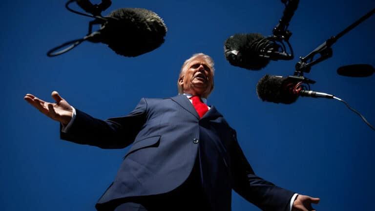 Trump backs Andrew Cuomo for mayor of New York City and tells people to vote against Zohran Mamdani Trump backs Andrew Cuomo for mayor of New York City and tells people to vote against Zohran Mamdani