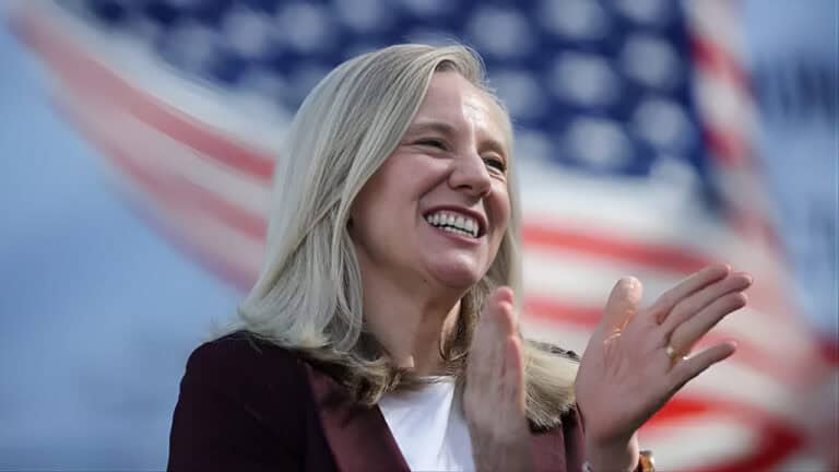 Abigail Spanberger Makes History as Virginia’s First Woman Governor: A Landmark Democratic Victory
