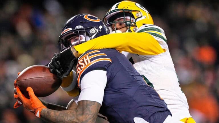 Bears Stun Packers in OT Thriller After Love Concussion Bears Stun Packers in OT Thriller After Love Concussion