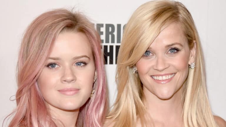Reese Witherspoon and Daughter Ava Phillippe Stun in Viral Holiday Photo