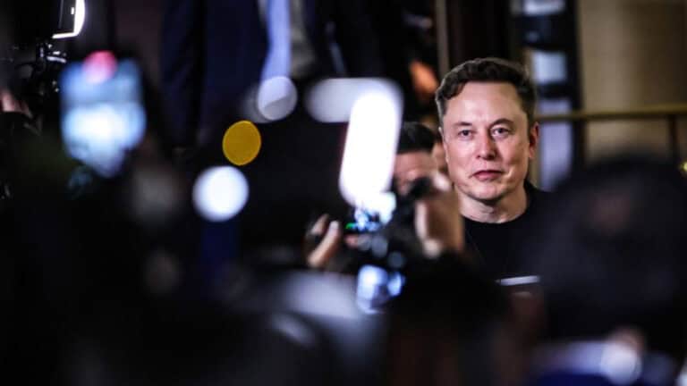 Trump Tells Proxy Advisers to Review, Giving Elon Musk a Win