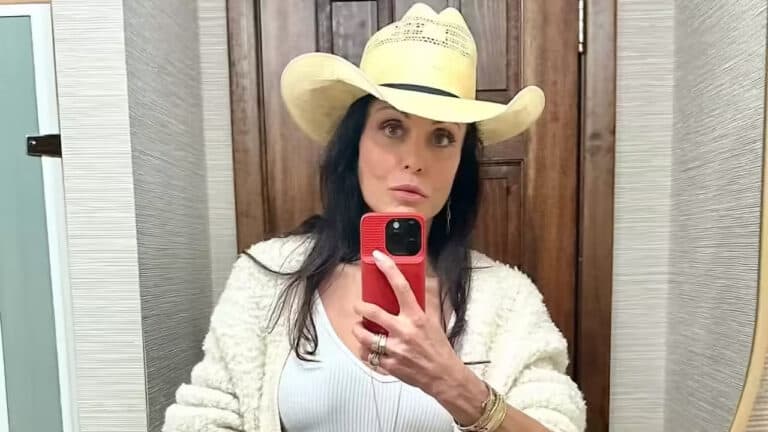 Bethenny Frankel Reveals Stage 2 Kidney Disease Diagnosis Bethenny Frankel Reveals Stage 2 Kidney Disease Diagnosis