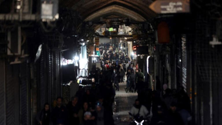 Iran Protests Turn Deadly: 6 Killed in Clashes Amid Economic Fury