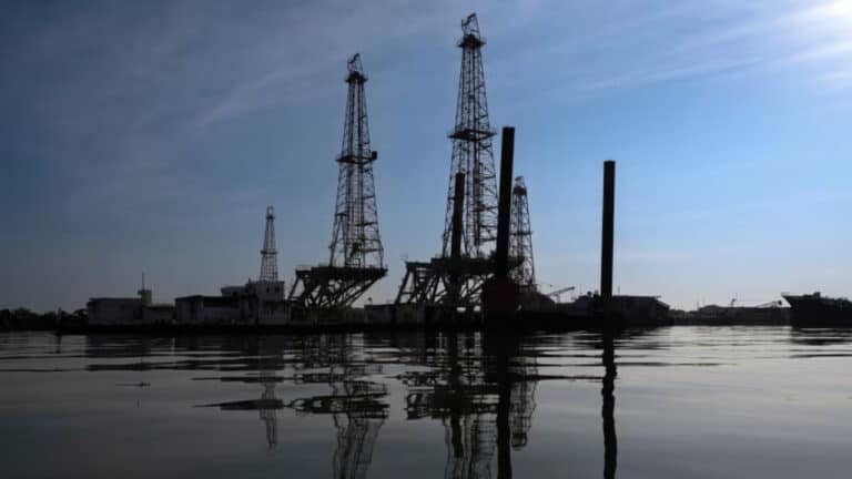 Trump Seizes Venezuela Oil Reserves Amid Maduro Capture