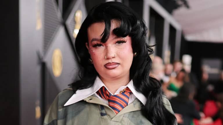 Lola Young to Perform at Elton John’s 2026 Oscar Party
