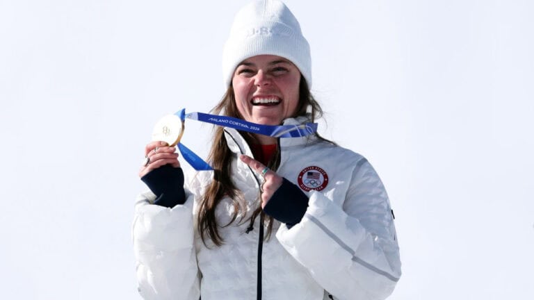 Breezy Johnson Wins Gold as Vonn Crashes – Milan 2026 Olympics