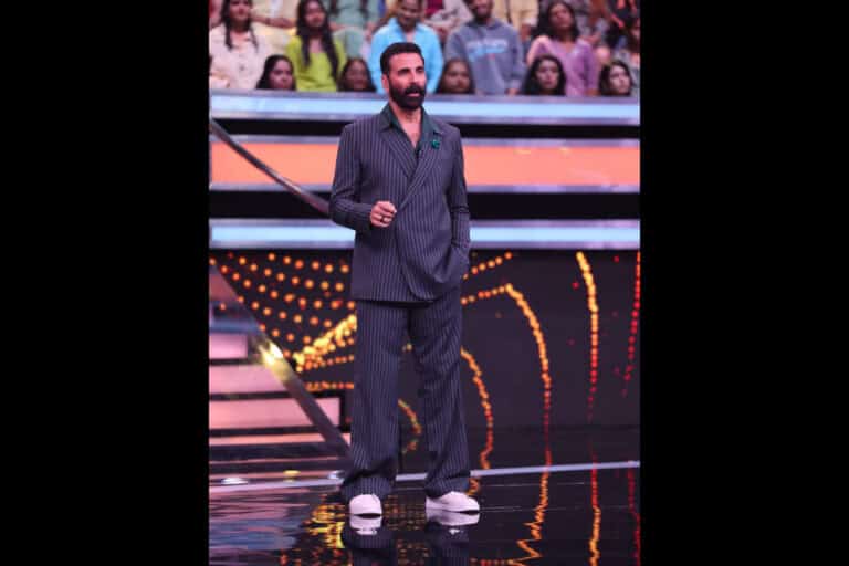Akshay Kumar Turns Kitty Party Talk into Comedy Gold on Wheel of Fortune India