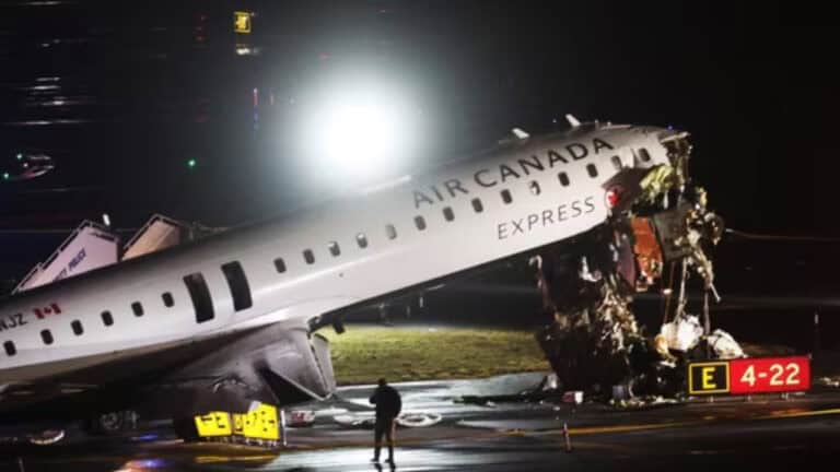 Air Canada Plane Crash at LaGuardia Kills Pilot, Co‑Pilot