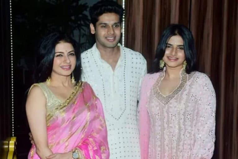 Bhagyashree’s Emotional Mother’s Day Tribute Wins Hearts
