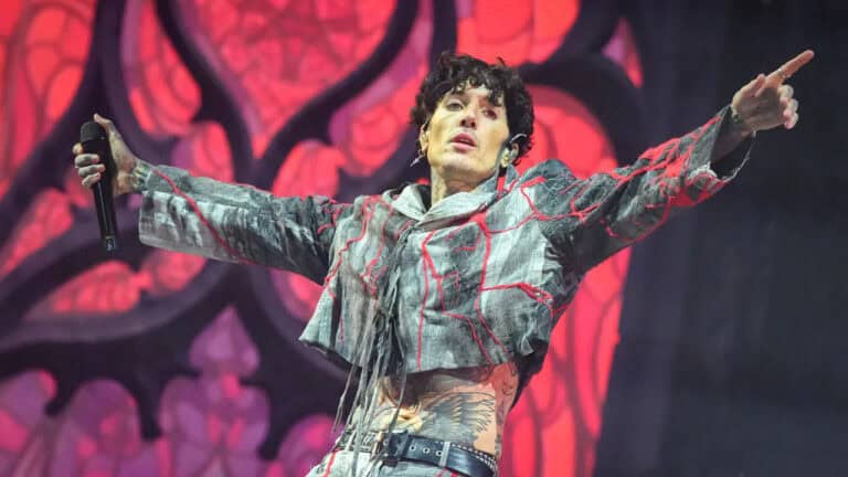 Oli Sykes Confirms Recovery After St. Louis Show