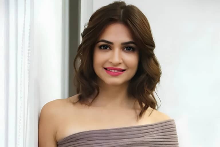 Kriti Kharbanda Gets Emotional Over Main Wapas Aaunga