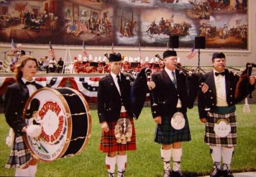 memorial-pipers picture