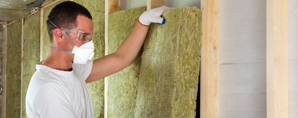 Instalación de aislamiento térmico en pared interior