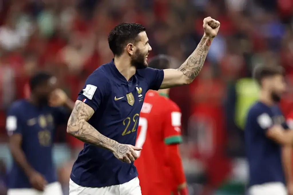 Théo Hernández marca el 1-0 de Francia ante Marruecos en Qatar 2022