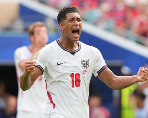 Bellingham celebra su doblete en Noruega vs Inglaterra del Mundial 2026