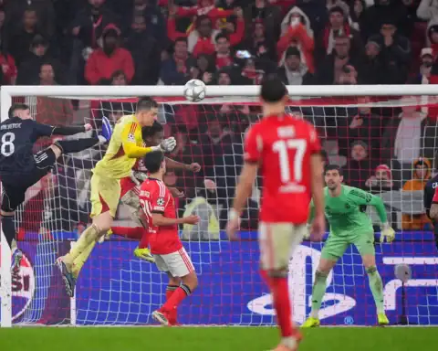 Trubin celebra el gol que explica cómo funciona la Champions League actual