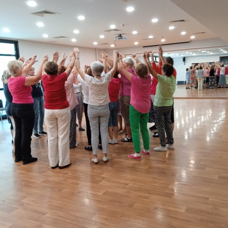 Ingyenes Szenior örömtánc foglalkozás a tánc világnapján!