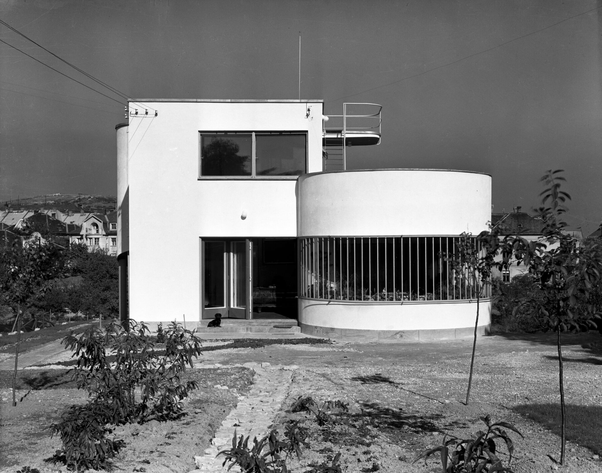 „A HEGYVIDÉK MODERN ÉPÍTÉSZETE  A KÉT VILÁGHÁBORÚ KÖZÖTT” kiállítás tárlatvezetés