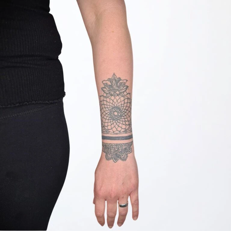Verblasstes Mandala Tattoo am Unterarm – vor dem Touch-Up im Bastelbude Tattoo Studio Widnau.