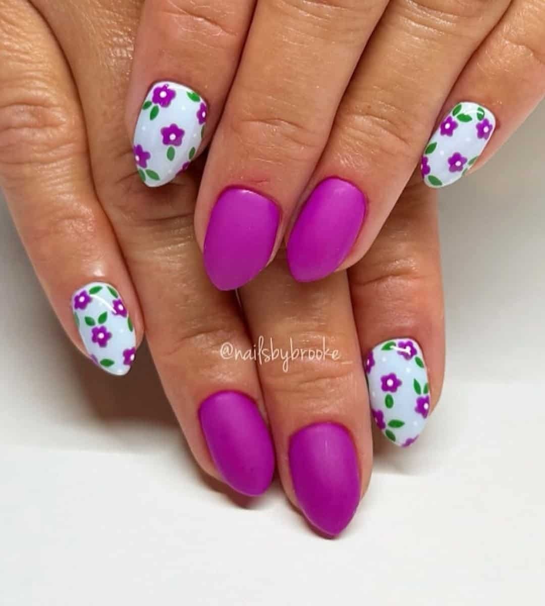 Image Light Purple Nails & Florals Art Design