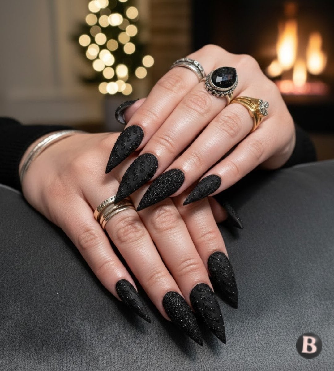 Image of Sweater Black Glitter Nails