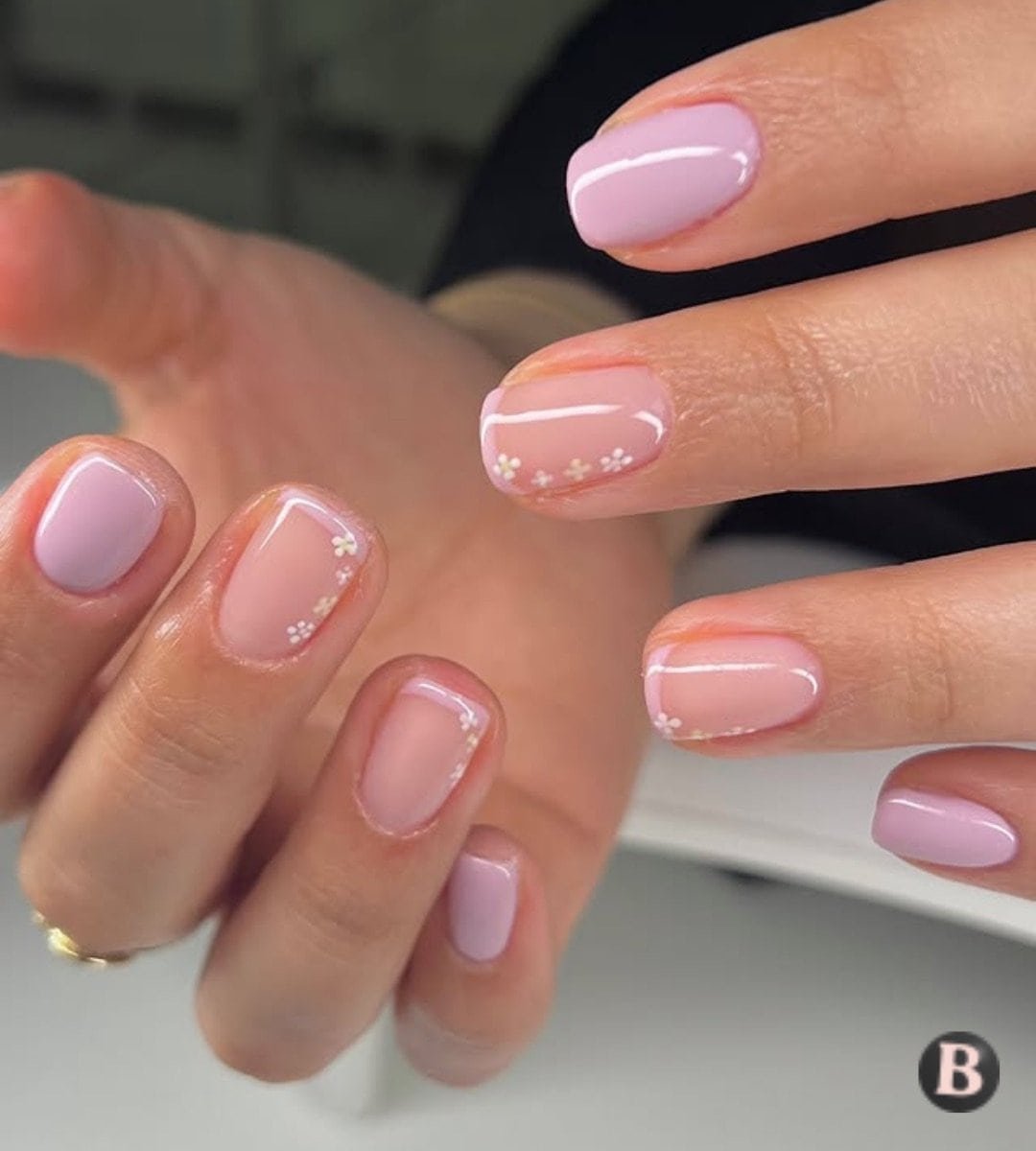 Copy of Nail Savvy World - Tiny Daisy Lilac French Nails