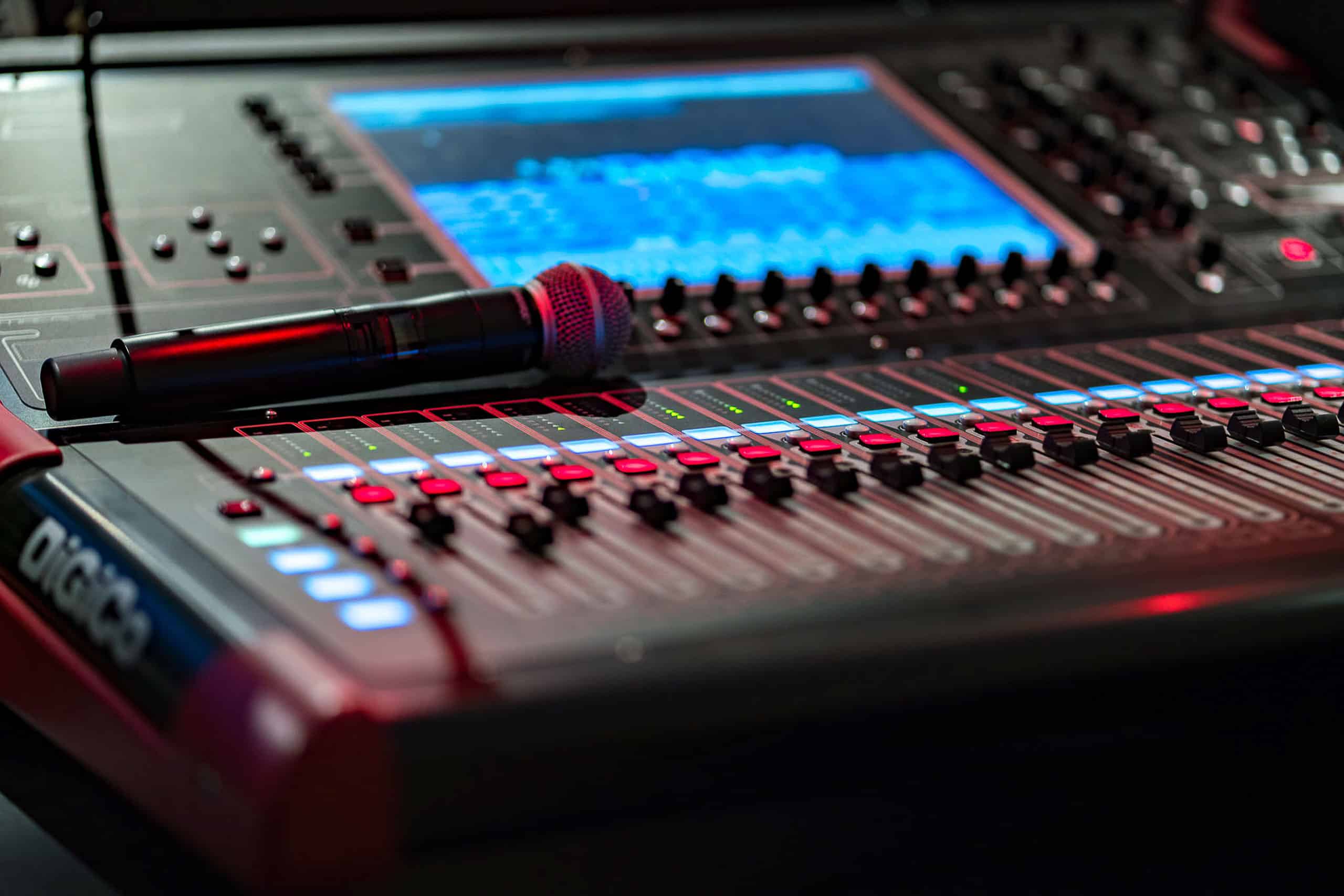 The Rialto Bozeman - Soundbar - 2