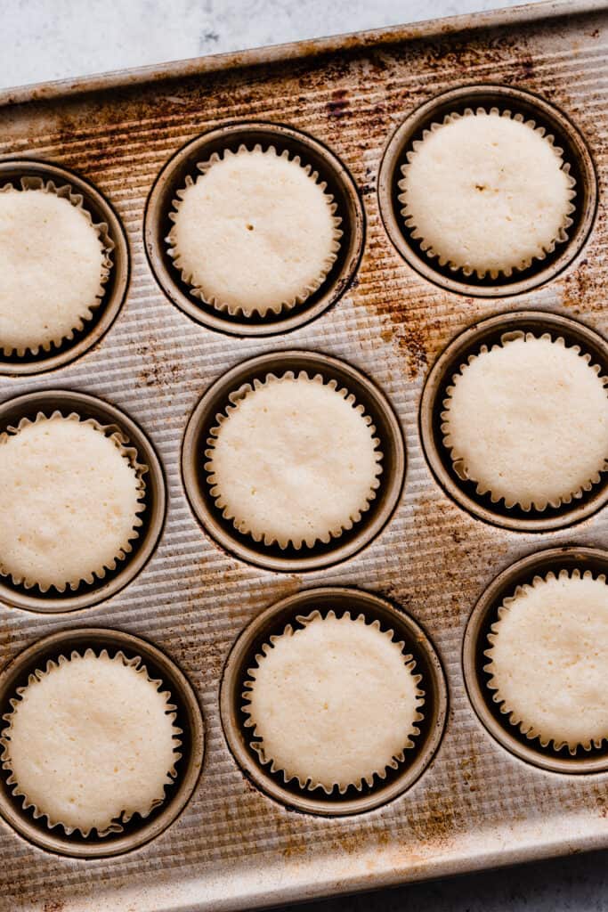 Baked cupcakes in the tin.