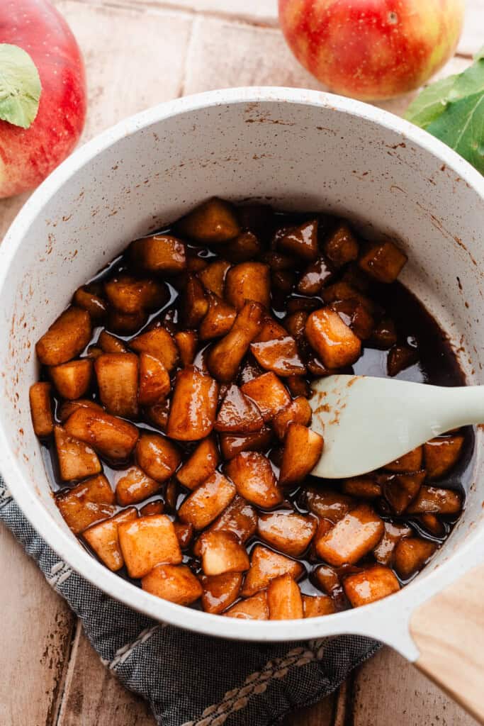 A pan of the apple filling.