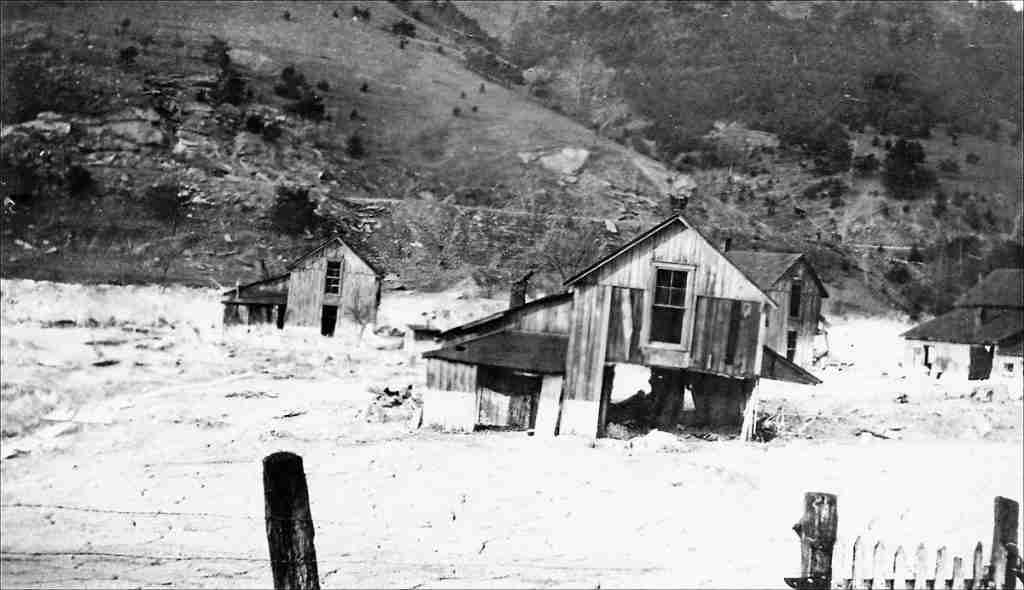 Saltville homes destroyed by muck