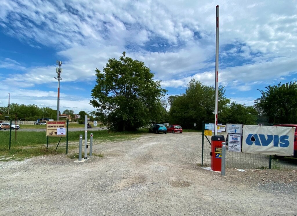 sbarra parcheggio casa donatori