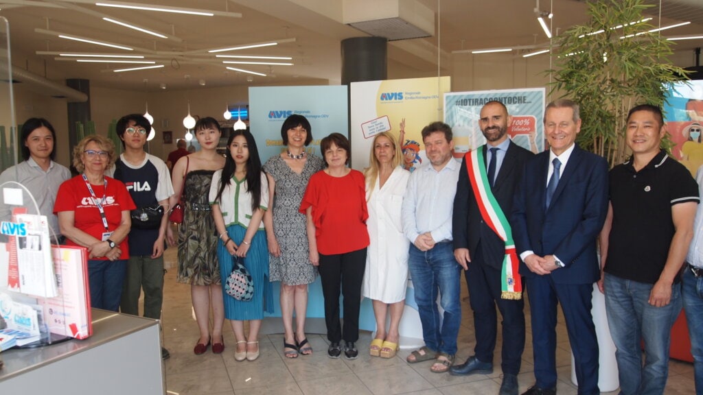 Avis incontra la comunità cinese