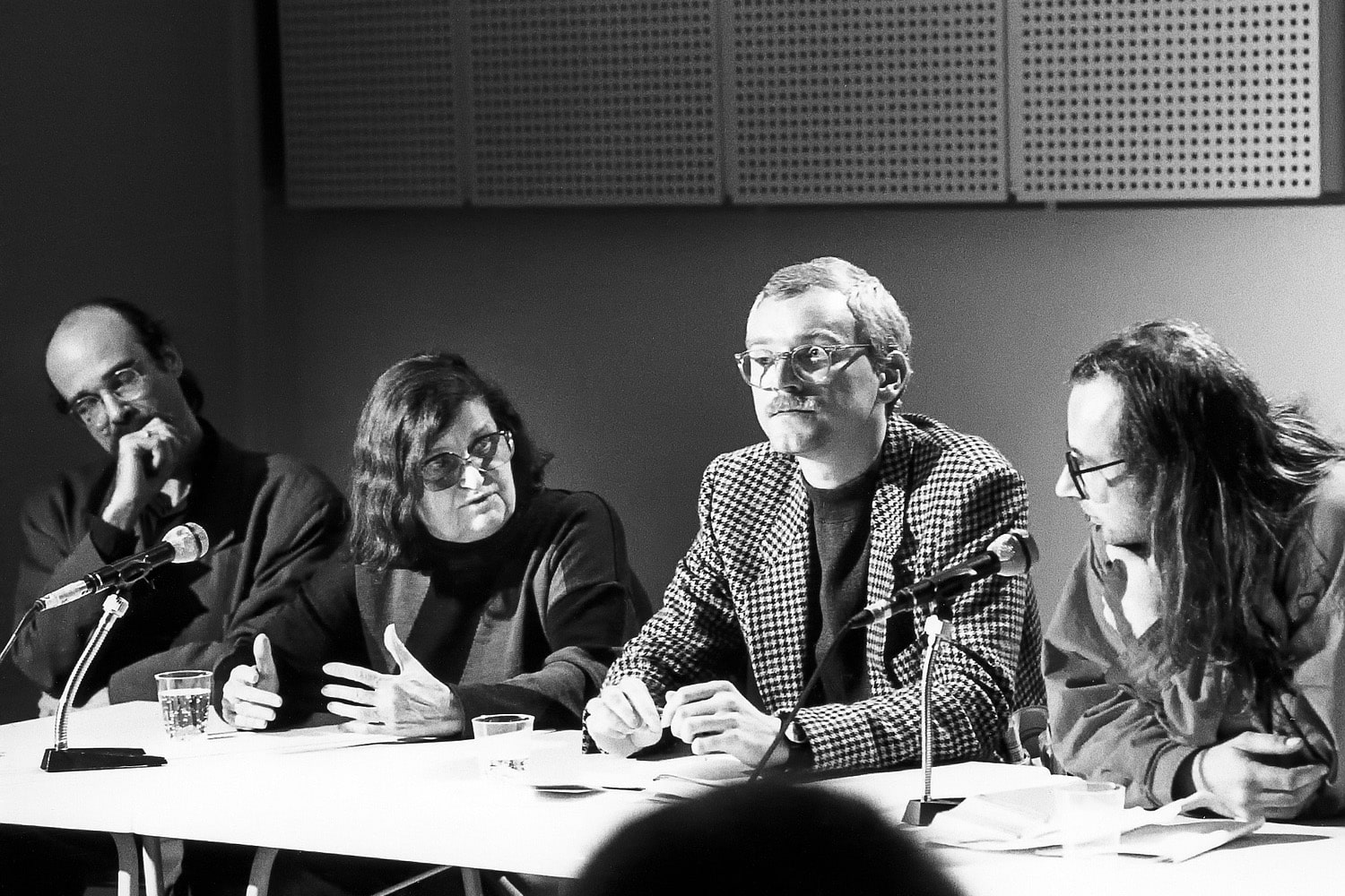 Abschlussdiskussion: von lks. nach rechts: Jean-Luc Evard, Lucy Hillebrand, Jochen Lingnau, Florian Rötzer, (Berlin am 30.09.1989)