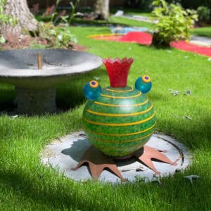 Grüner FROGGY ohne Beleuchtung auf dem Minigolfplatz des Alpenhofs Pertisau