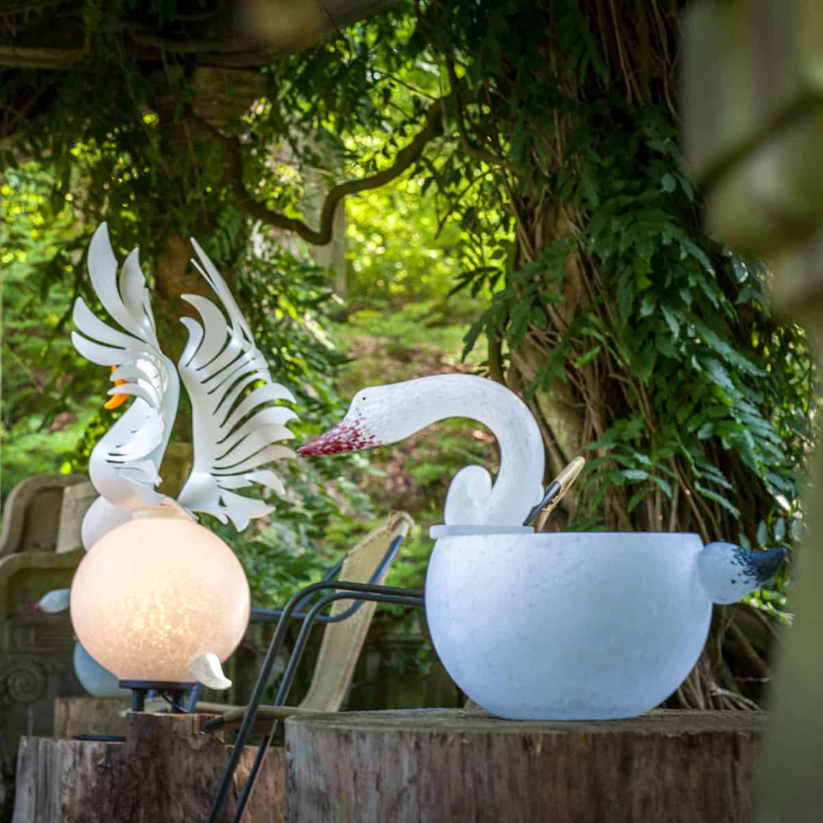 Glasschale CYGNET zusammen mit Lichtobjekt HEKTOR