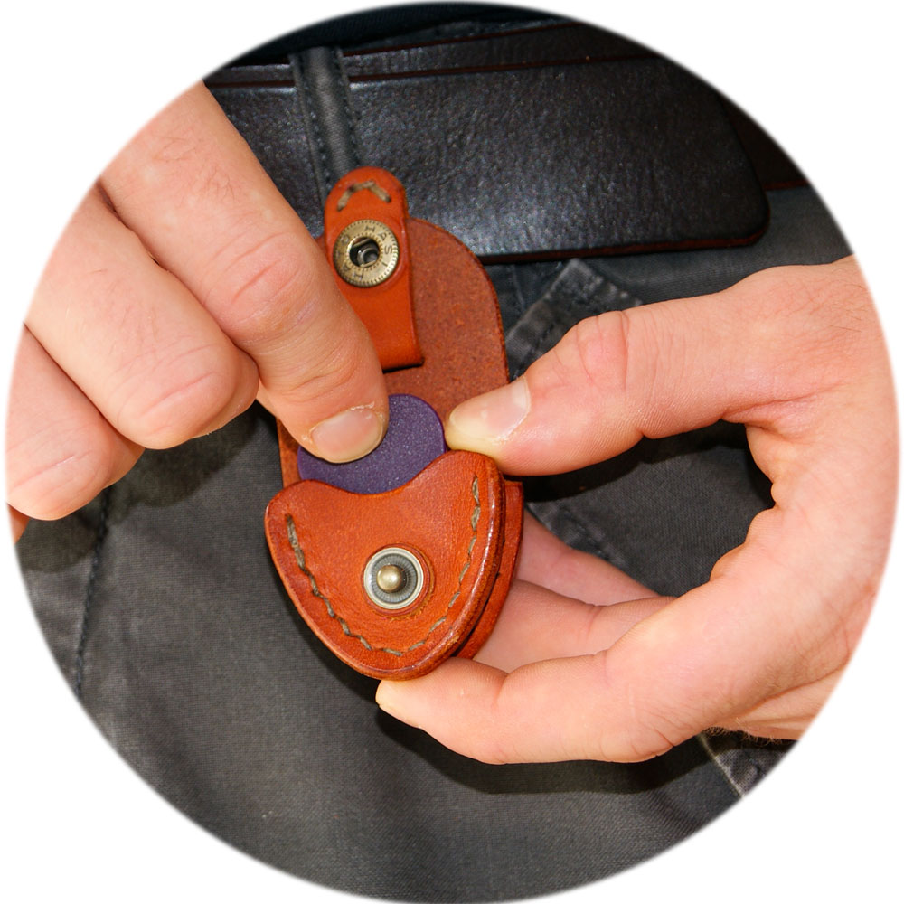 革製のピックケース