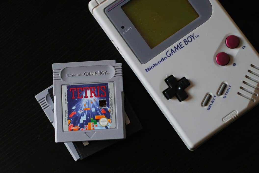 How Tetris cheated randomness, and why it keeps millions playing